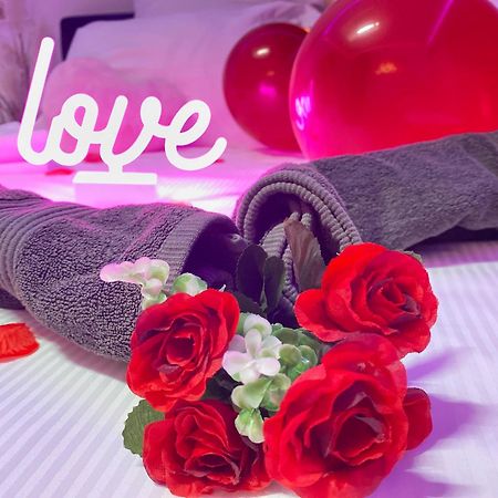 L'Escale Balneo'Romantique - Loveroom - Jacuzzi & Petit Dejeuner 빌리에쉬르마른 외부 사진