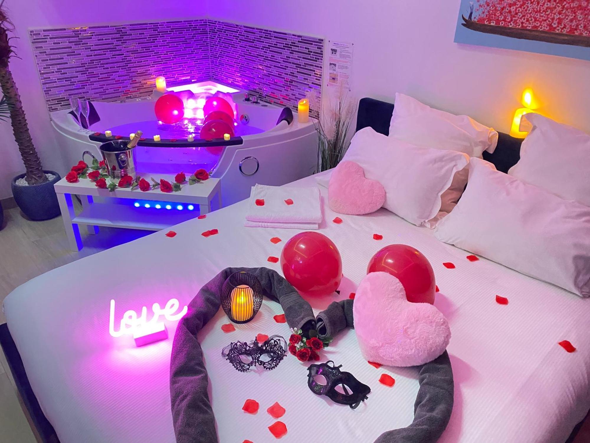 L'Escale Balneo'Romantique - Loveroom - Jacuzzi & Petit Dejeuner 빌리에쉬르마른 외부 사진